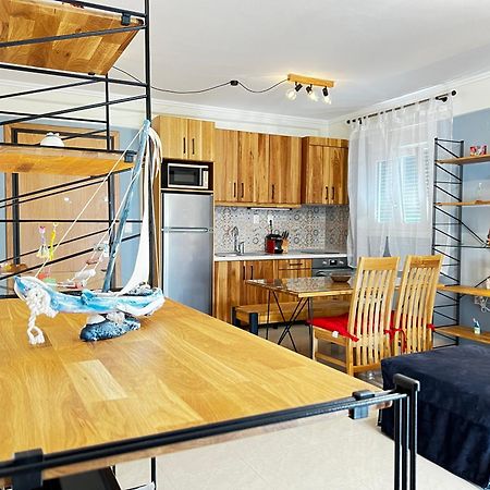 Steel & Oak Vintage Apartments Kavala Bagian luar foto
