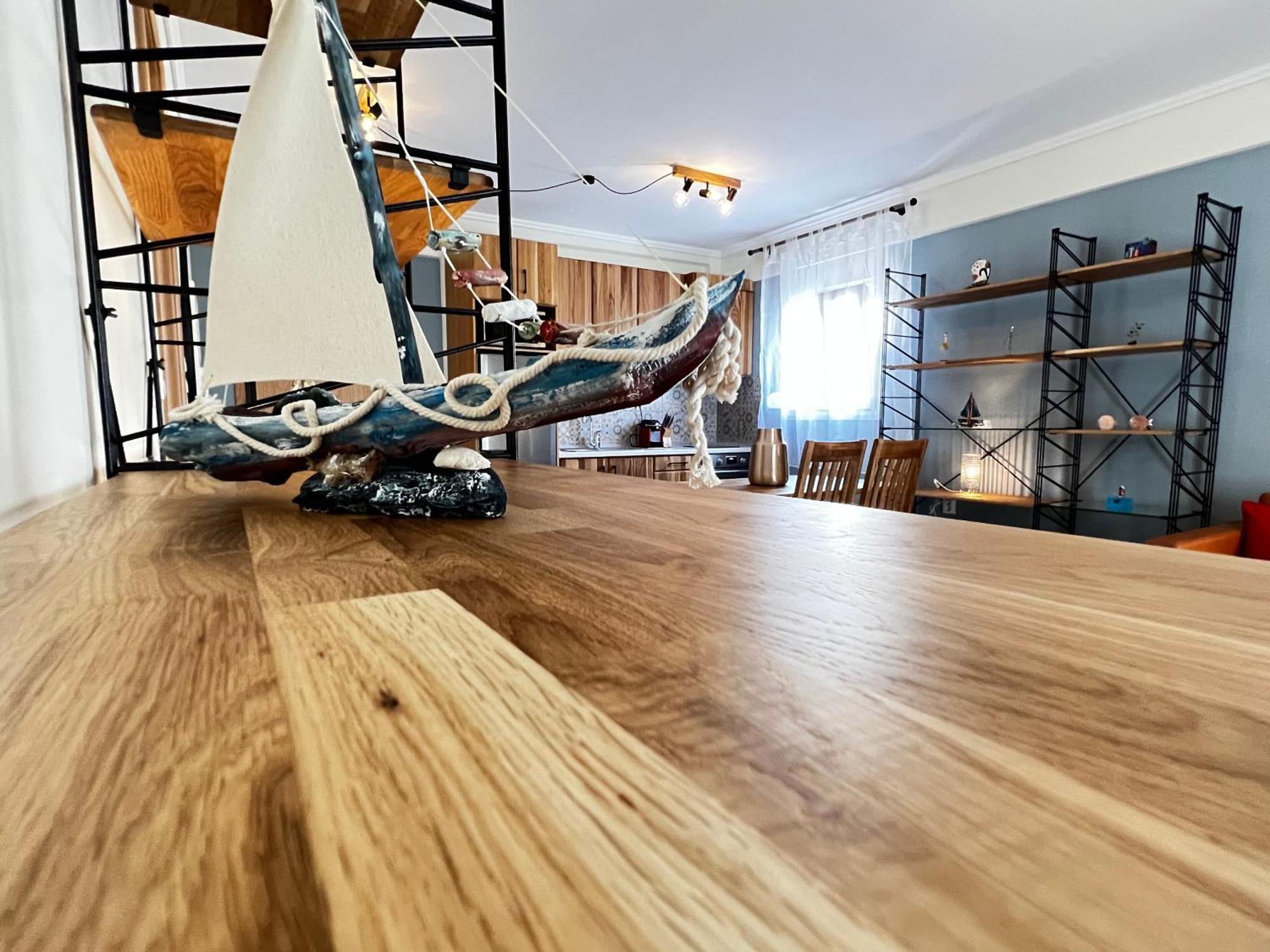 Steel & Oak Vintage Apartments Kavala Bagian luar foto
